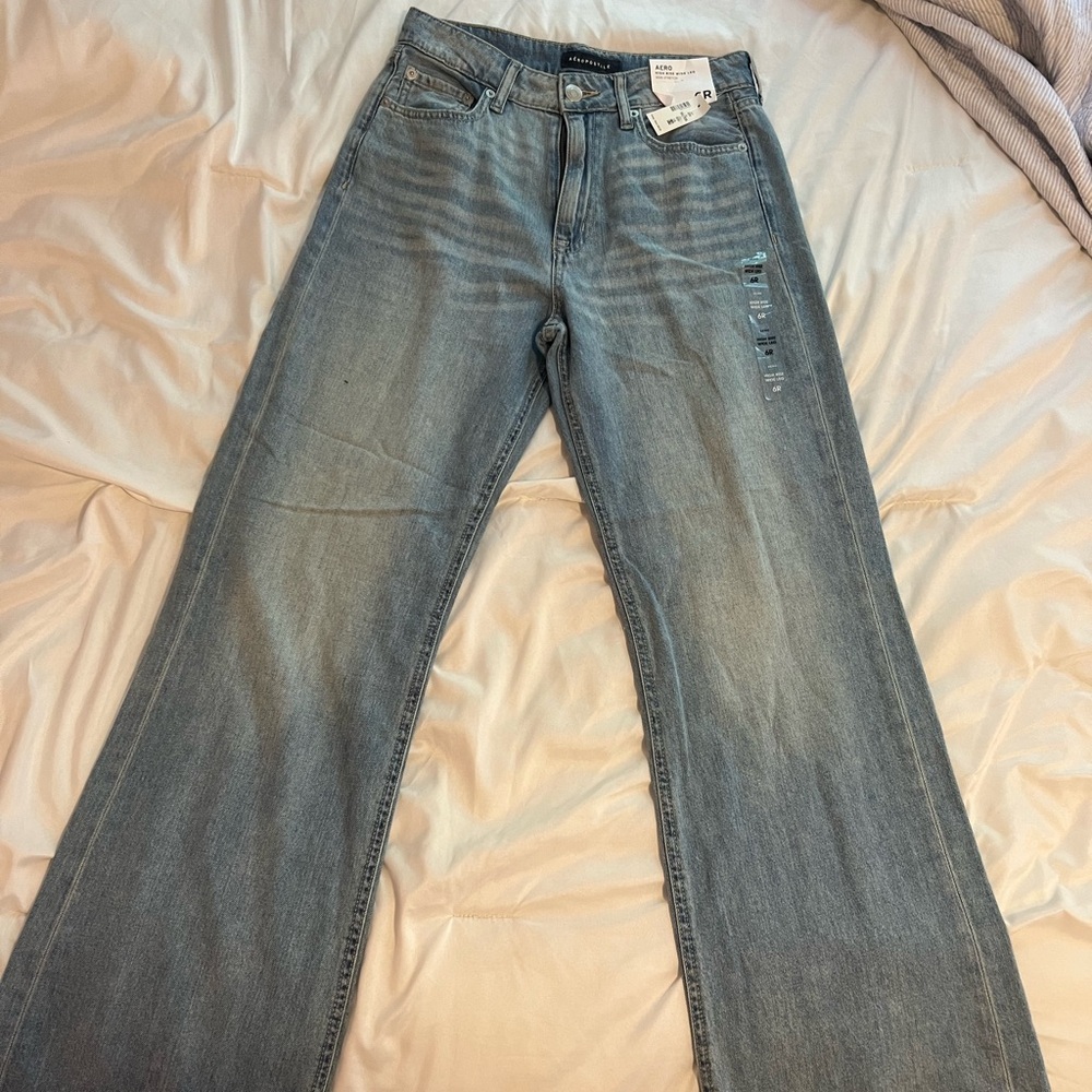 AE Stretch Mom Jean by American Eagle
Brand new with tags never worn 
Size: 6R